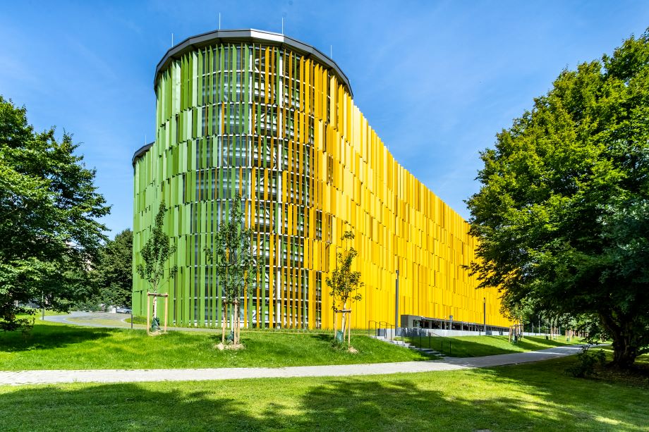 Neues Parkhaus am Universitätsklinikum Aachen in Parken aktuell | 09-2022
